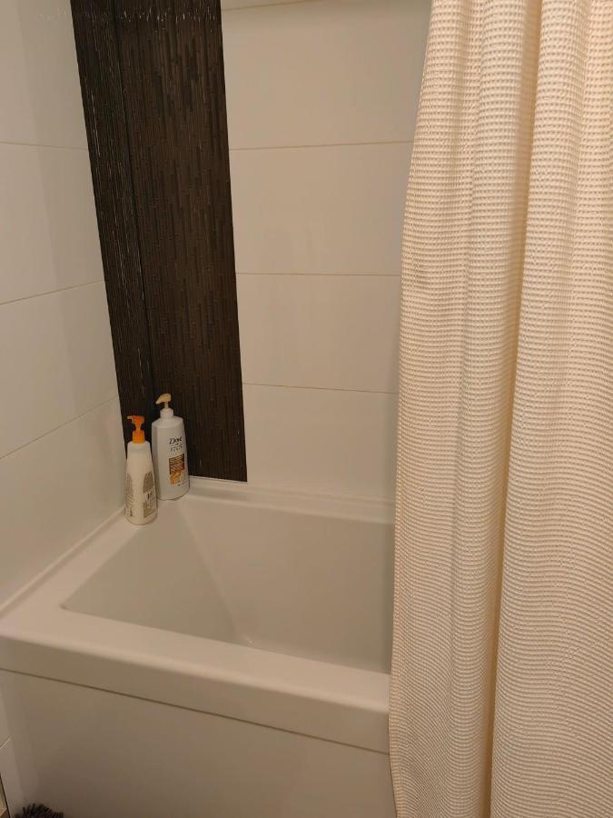 Lovely 1 Bedroom Condo Victoria Ngoại thất bức ảnh